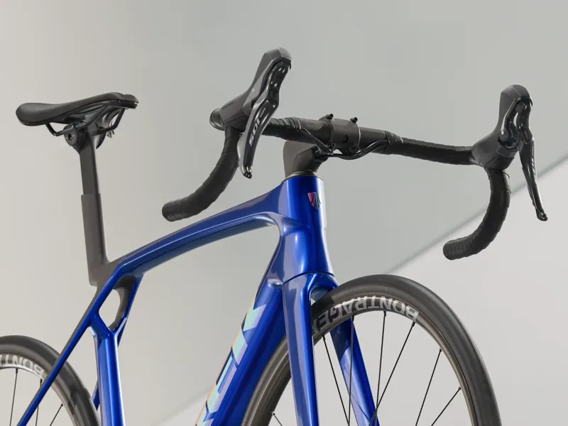 TREK Madone SL 5 Gen 8 Road Bike in Hex Blue-3