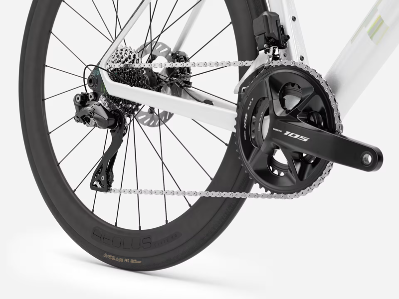 TREK Madone SL 6 Gen 8 Road Bike in Gloss Crystal White and Matte Deep Smoke-4