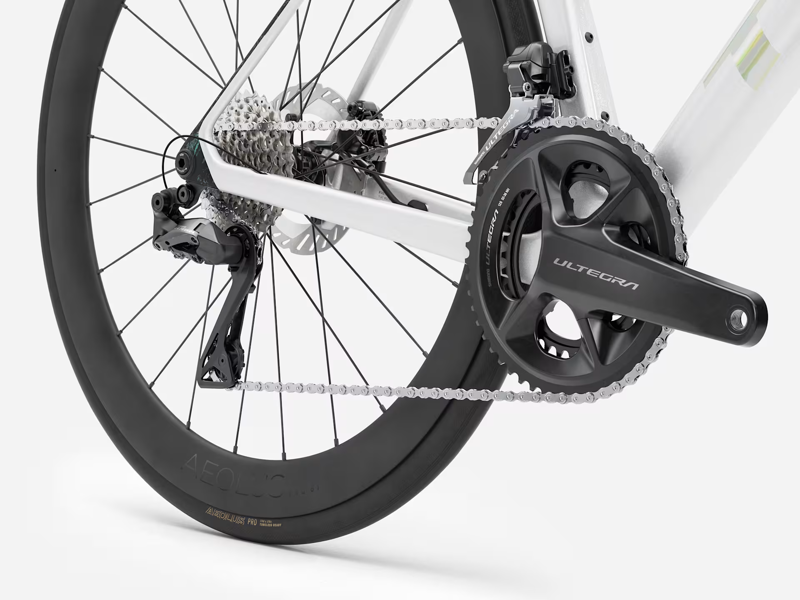 TREK Madone SL 7 Gen 8 Road Bike in Gloss Crystal White and Matte Deep Smoke-4