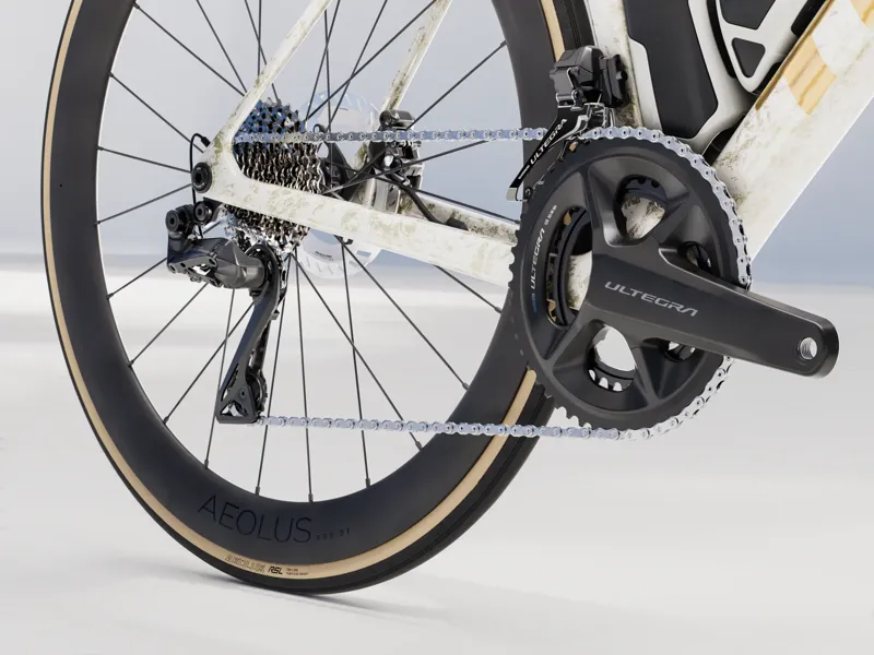 TREK Madone SLR 7 Gen 8 Road Bike in Era White-4