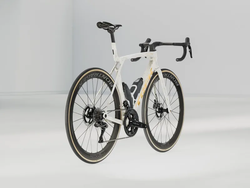 TREK Madone SLR 9 Gen 8 Road Bike in Era White-5