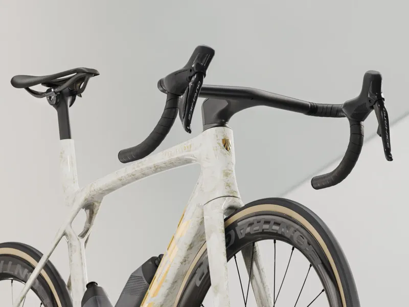 TREK Madone SLR 9 Gen 8 Road Bike in Era White-3