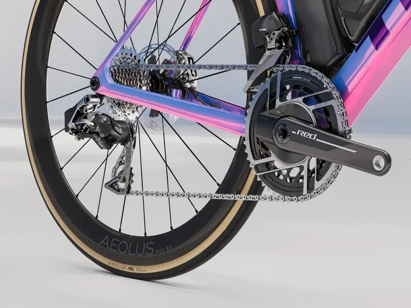 TREK Madone SLR 9 AXS Gen 8 Road Bike in ICON Tête de la Course-4