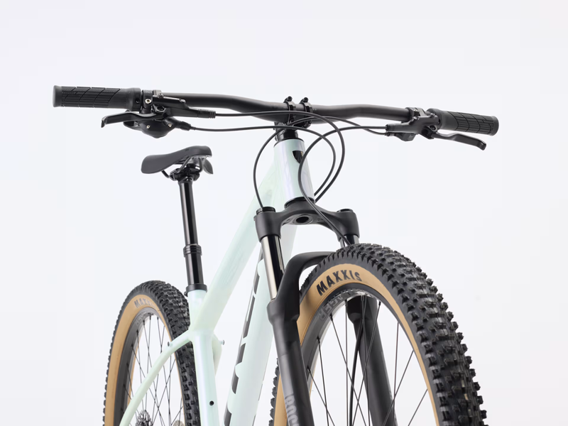 TREK Marlin 7 Gen 3 Hardtail Mountain Bike in Magic Mint-2