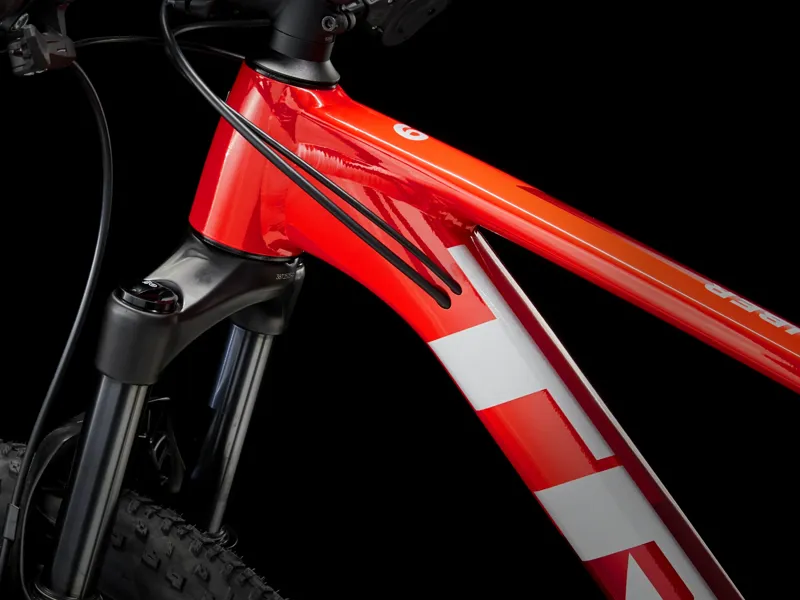 TREK Procaliber 6 Hardtail Mountain Bike in Viper Red and Crimson-3
