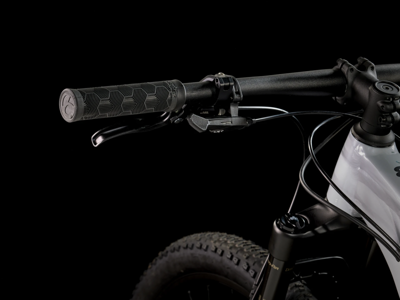TREK Procaliber 8 XC Mountain Bike in Plasma Grey Pearl-3