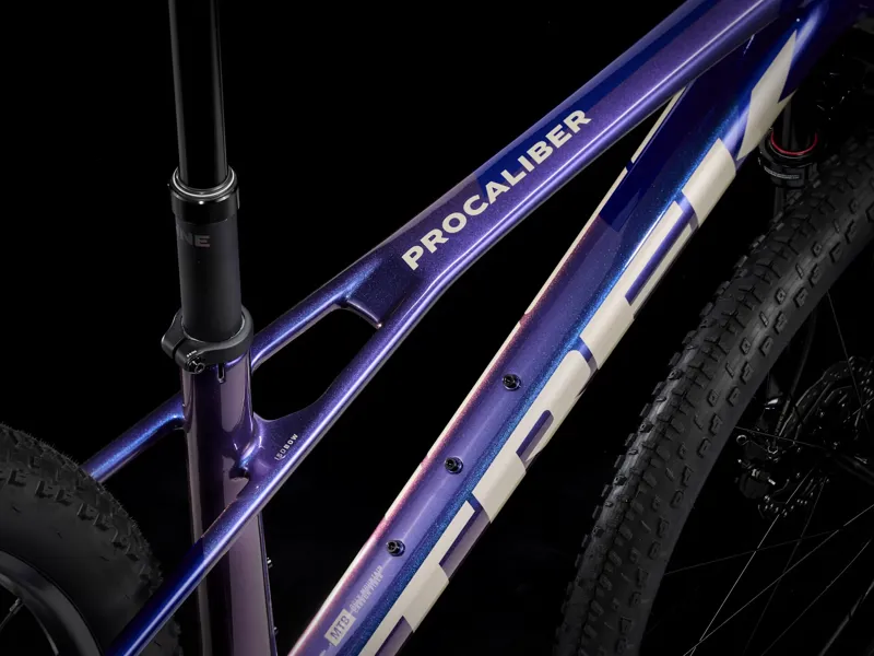 TREK Procaliber 9.5 Gen 3 Hardtail Mountain Bike in Purple Flip and Hex Blue-3