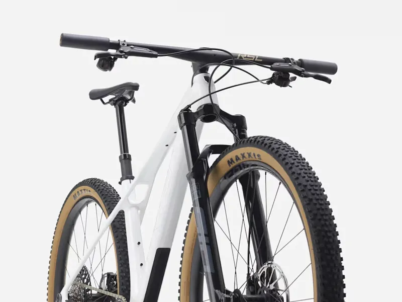 TREK Procaliber 9.7 Gen 3 Mountain Bike in Cyrstal White-2