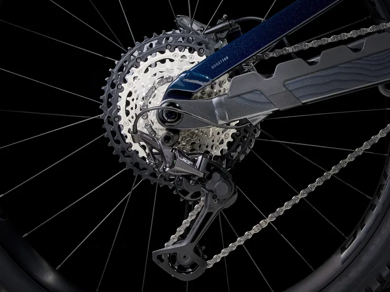 TREK Slash 8 XT Gen 6 Full Suspension Mountain Bike in Marianas Blue-1