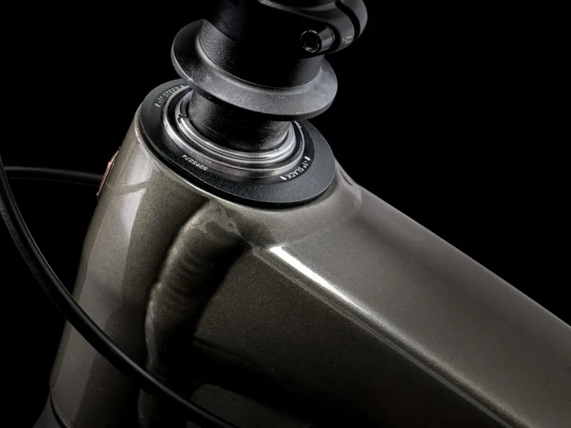 TREK Slash 8 XT Gen 6 Full Suspension Mountain Bike in Marianas Blue-6