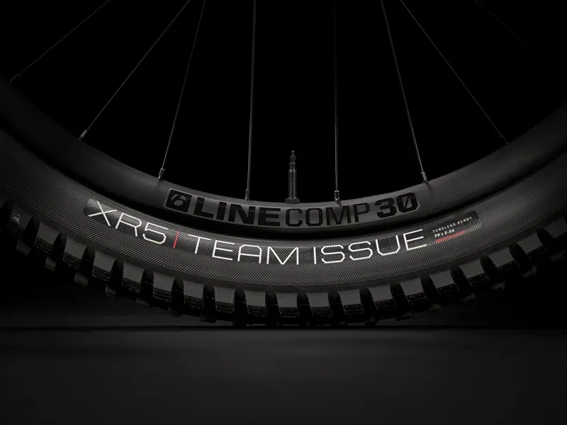 TREK Slash 8 XT Gen 6 Full Suspension Mountain Bike in Plasma Grey Pearl-5