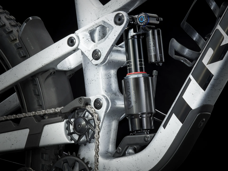 TREK Slash 9.8 XT Gen 6 Full Suspension Mountain Bike in Argent Drizzle-4