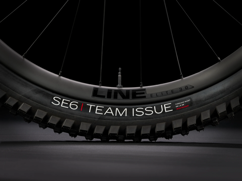 TREK Slash 9.8 XT Gen 6 Full Suspension Mountain Bike in Argent Drizzle-5