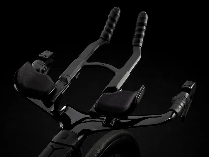 TREK Speed Concept SLR 6 AXS Triathlon Bike in Hex Blue and Trek Black-7