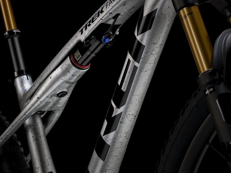 TREK Supercaliber SLR 9.9 XTR Gen 2 Full Suspension XC Mountain Bike in Argent Drizzle-2