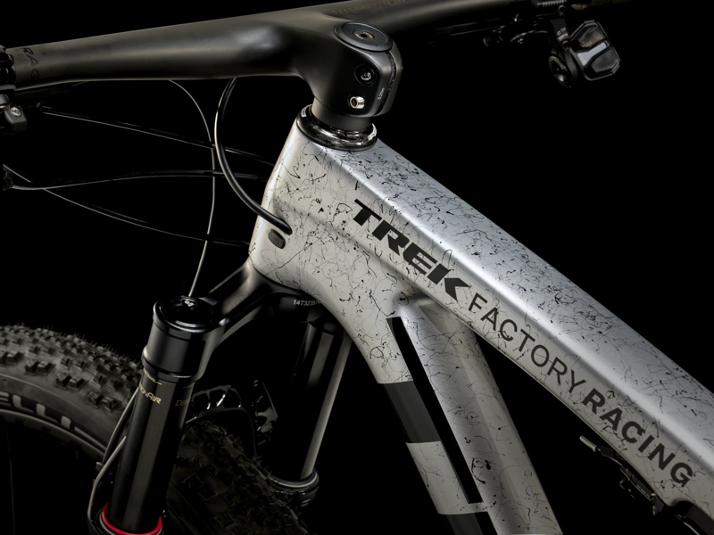 TREK Supercaliber SLR 9.9 XX AXS Gen 2 Full Suspension XC Mountain Bike in Argent Drizzle-10
