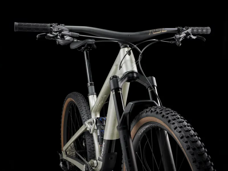 TREK Top Fuel 9.8 XT Full Suspension Mountain Bike in Lunar Silver-2