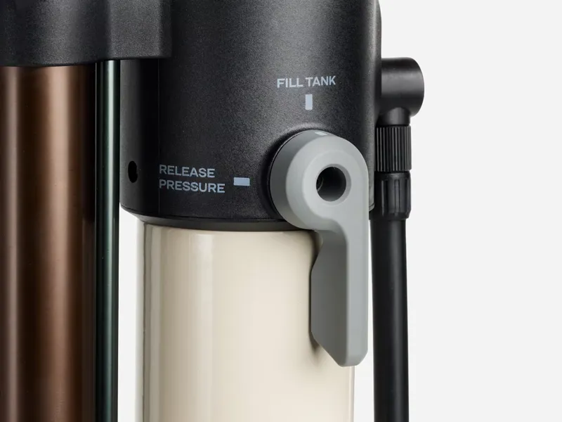 TREK TLR Flash Charger Floor Pump in Buff Beige-4
