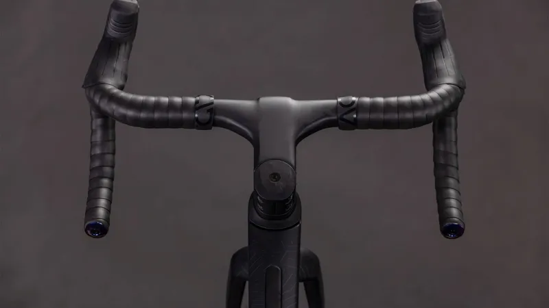 Cube Nuroad C:62 EXC Gravel Bike in Carbon and Crisscross-6