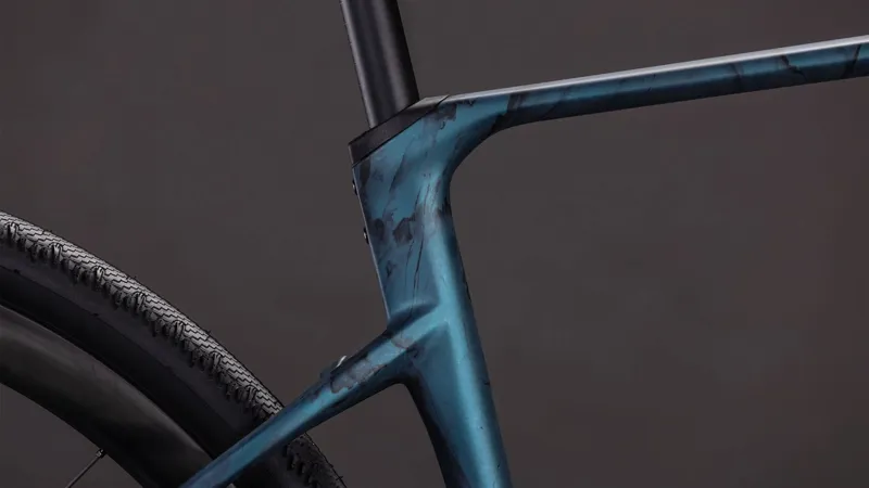 Cube Nuroad C:62 SLT Gravel Bike in Royalgreen and Fume-6