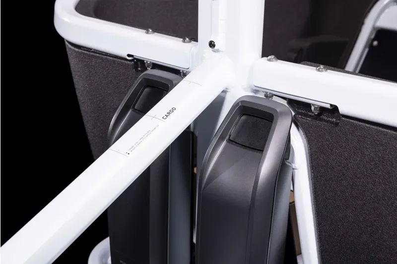 Cube Cargo Dual Hybrid 1000Wh Electric Cargo Bike in Flashwhite and Black-5