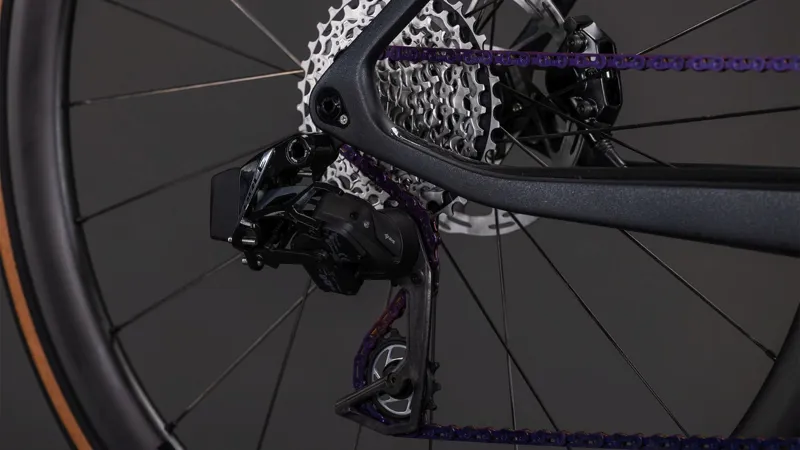 Cube Agree C:62 SLX Road Bike in Nightshift and Prism-3