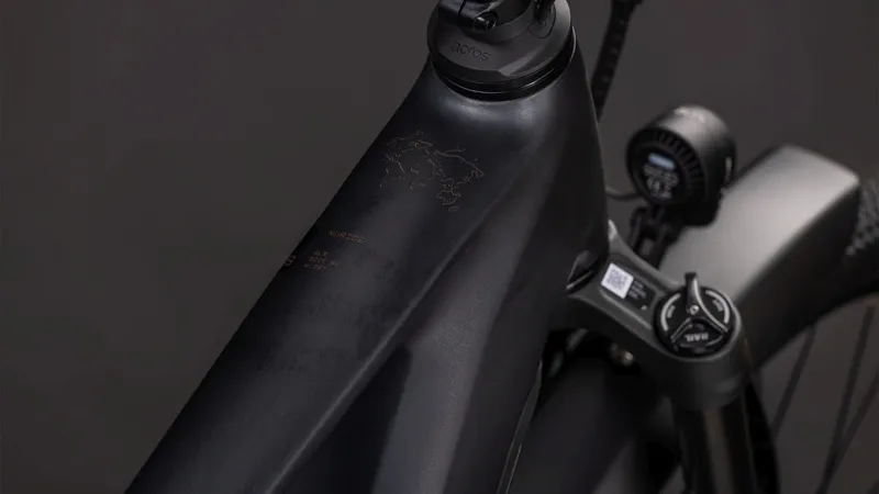 Cube Nuride Hybrid SLX 800Wh Electric Hybrid Bike in Black and Gold-2