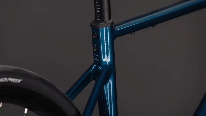 Cube Attain Pro Road Bike in Nautica and Prism-2