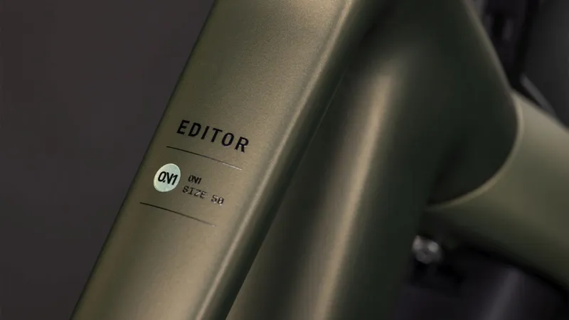 Cube Editor One FE T Hybrid Bike in Reedgreen and Black-3