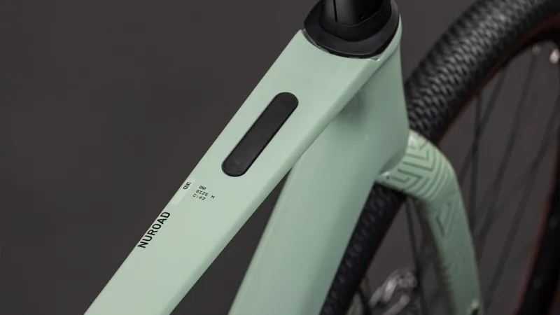 Cube Nuroad C:62 ONE Gravel Bike in Aloegreen and Black-4