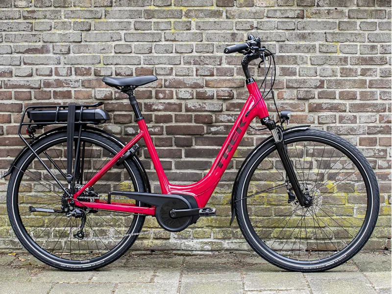 2022 Trek Verve+ 2 Lowstep Electric Hybrid Bike 300wh in Pink-1