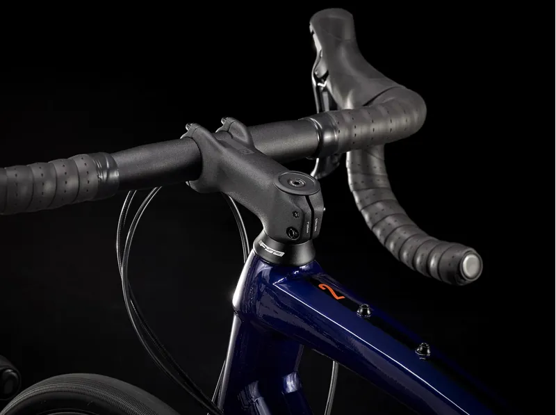 2022 Trek Domane AL 2 Disc Road Bikes Purple Abyss and Trek Black-5