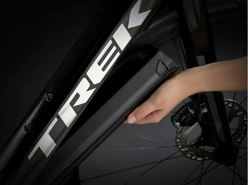 2022 TREK Domane + ALR Road Bike Voodoo Trek Black -2