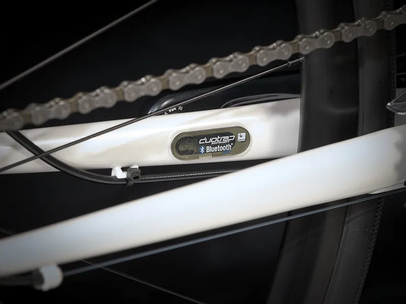 2023 Trek Domane AL 3 Disc Road Bike Crystal White and Trek Black-4