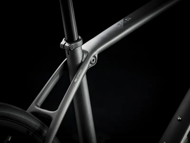 2021 Trek FX Sport 5 Carbon Hybrid Bike in Black