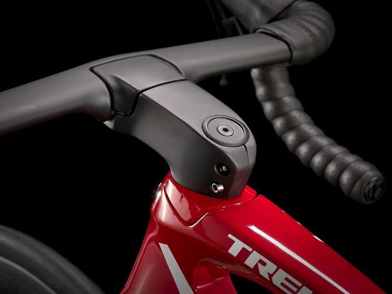TREK Madone SLR 6 Gen 6 Road Bike in Navy Carbon Smoke and Viper Red-3