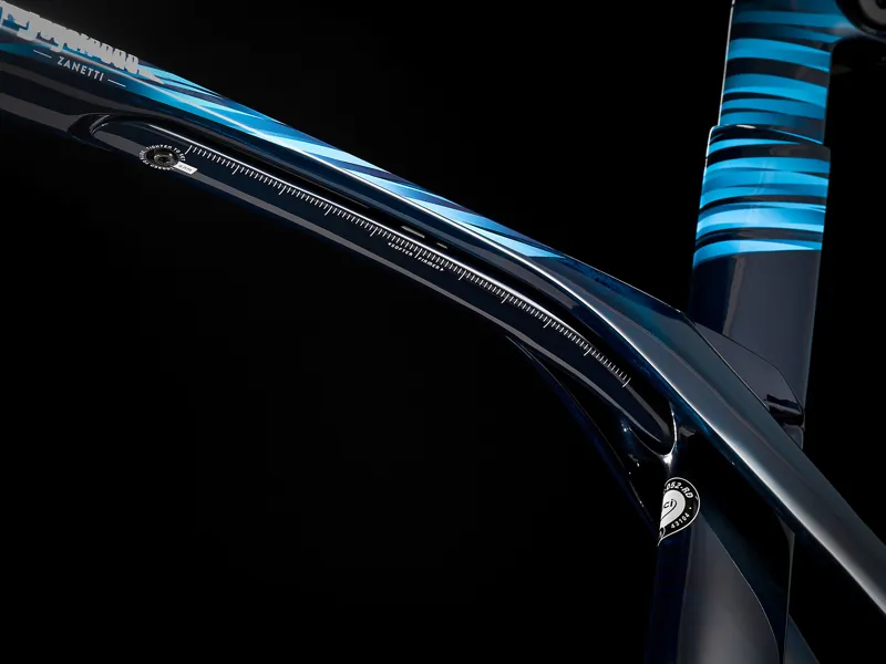 2021 Trek Madone SLR 7 eTap D Navy Carbon Smoke/ Blue Navy Carbon Smoke/Blue-5