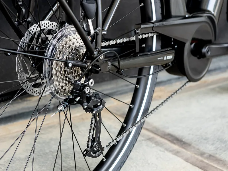 TREK Verve+ 4 Lowstep 500Wh Electric Hybrid Bike in Lithium Grey-3