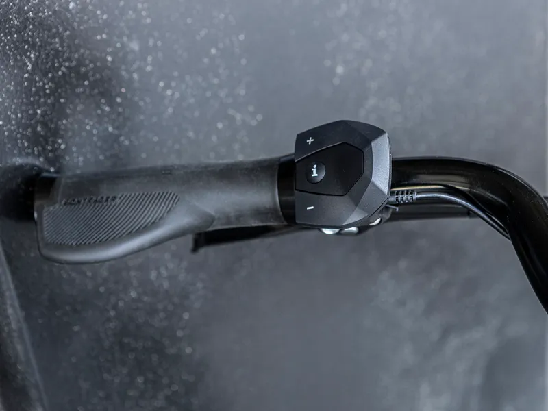 TREK Verve+ 4 Lowstep 500Wh Electric Hybrid Bike Red-7