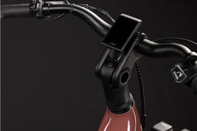Cube Supreme Hybrid Comfort Pro EE 600Wh Electric Hybrid Bike in Burgundy and Claret-5