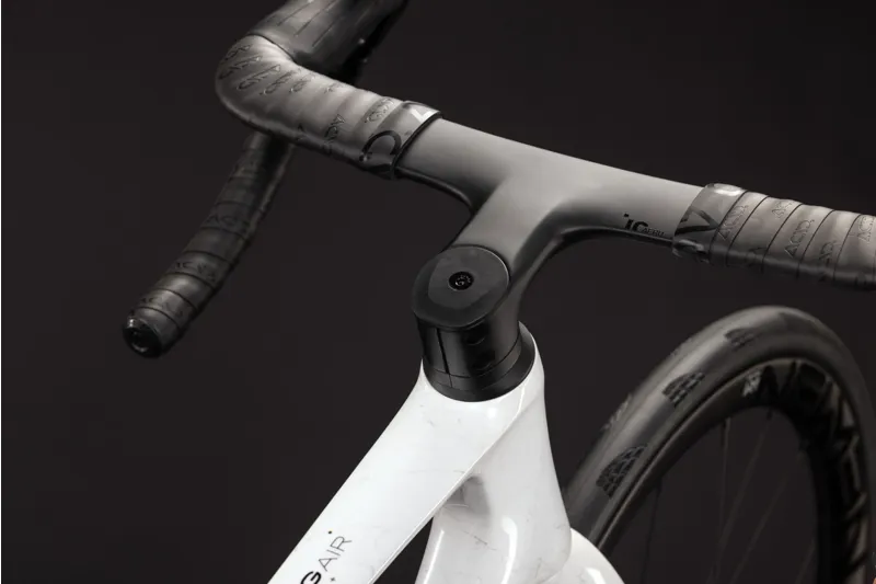 Cube Litening Air C:68X Pro Road Bike in Chalkyfibre and Gold-4
