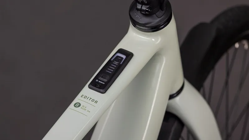 Cube Editor Hybrid SLX FE 400Wh Electric Hybrid Bike in Reedbeige and Chrome-2