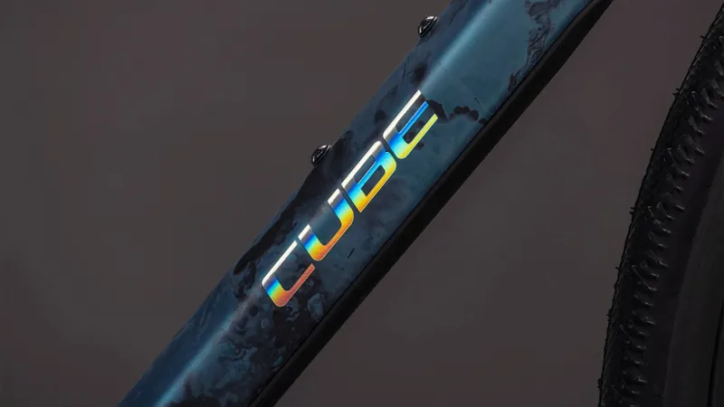 Cube Nuroad C:62 SLT Gravel Bike in Royalgreen and Fume-8