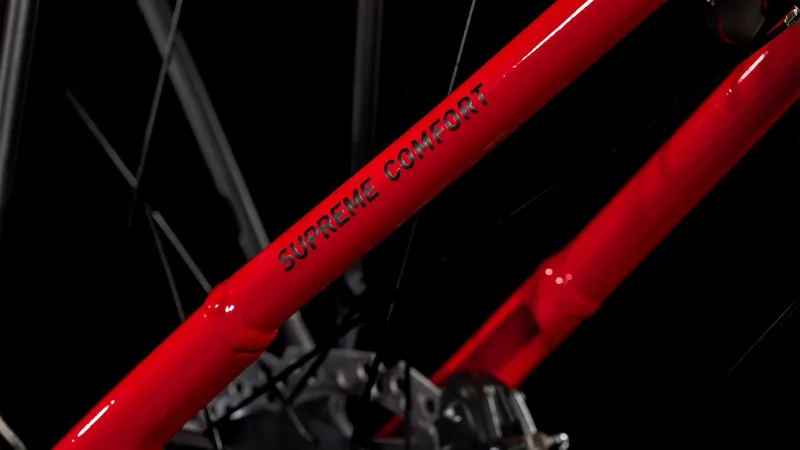 Cube Supreme Hybrid Comfort Pro EE 625Wh Electric Hybrid Bike in Firered and Black-4
