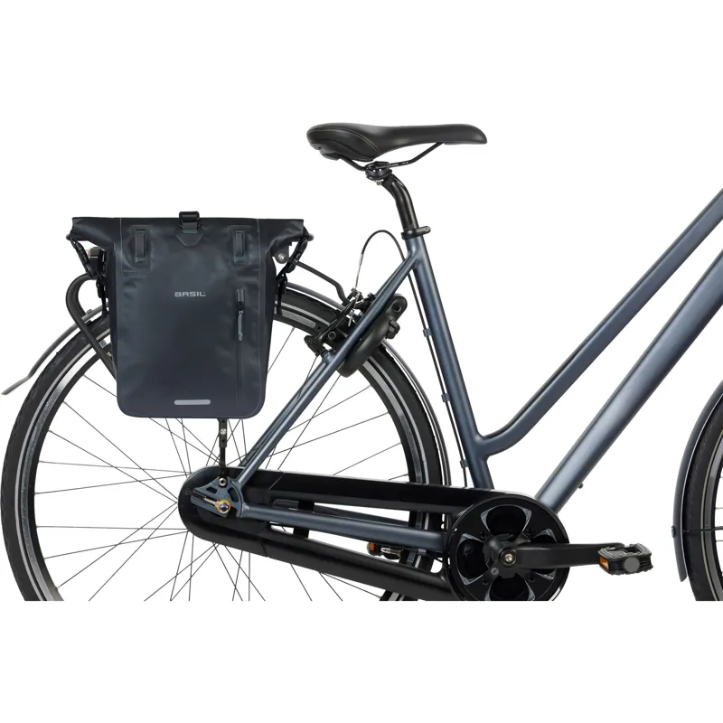 Basil Rivo Tarpaulin MIK Hooks Medium Single Pannier Bag in Black - 12-15L -4