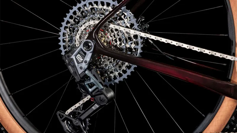 Cube Reaction C:62 SLX Mountain Bike in Liquidred and White-6