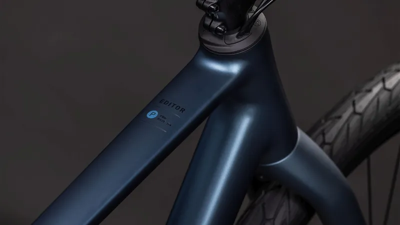 Cube Editor Pro Hybrid Bike in Mineralblue and Chrome-4