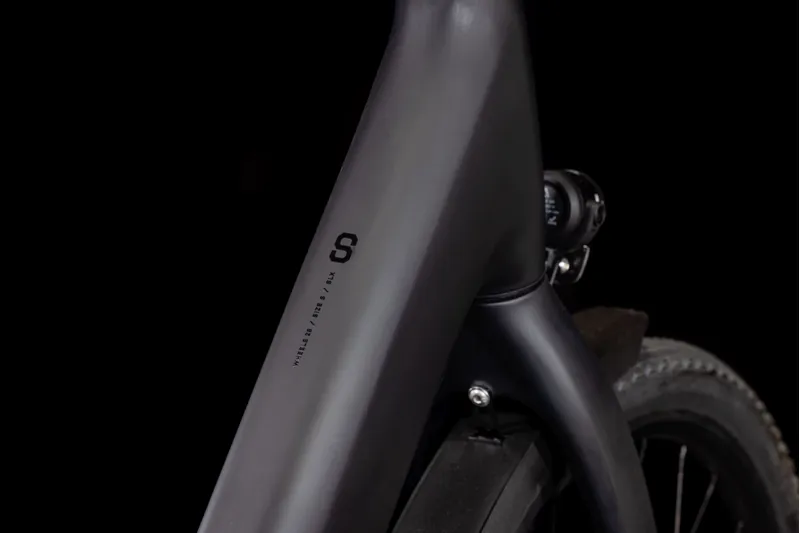 Cube Kathmandu Hybrid C:62 SLX 400X EE 400Wh Electric Hybrid Bike in Carbon and Black-4