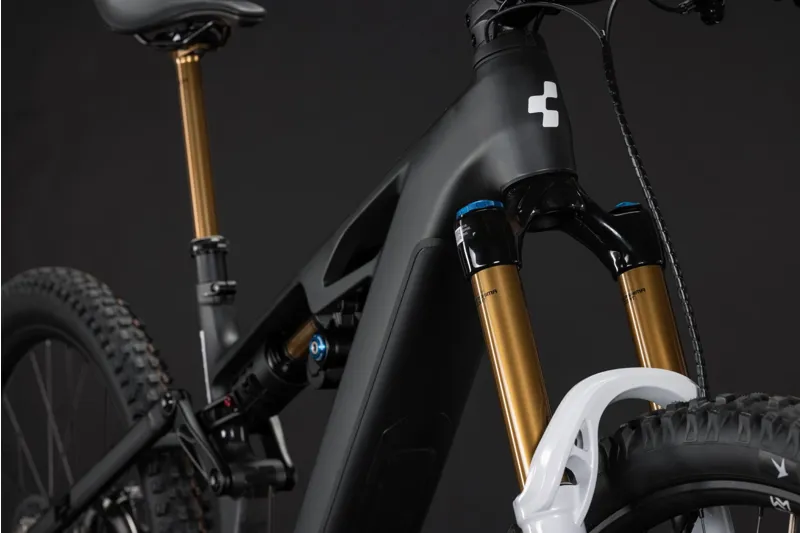 Cube Stereo Hybrid ONE77 HPC AT 800Wh Electric Full Suspension Mountain Bike in Carbon and White-5