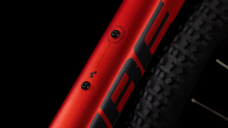 Cube Aim Pro Hardtail Mountain Bike in Fireorange and Black-4